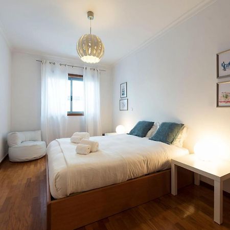 Lovelystay - Charm Beach Apartment By Metro Station Matosinhos  Bagian luar foto