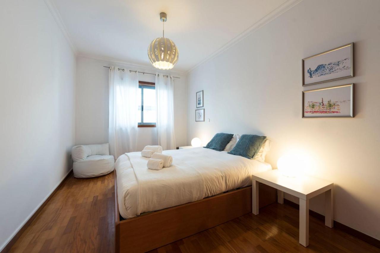 Lovelystay - Charm Beach Apartment By Metro Station Matosinhos  Bagian luar foto