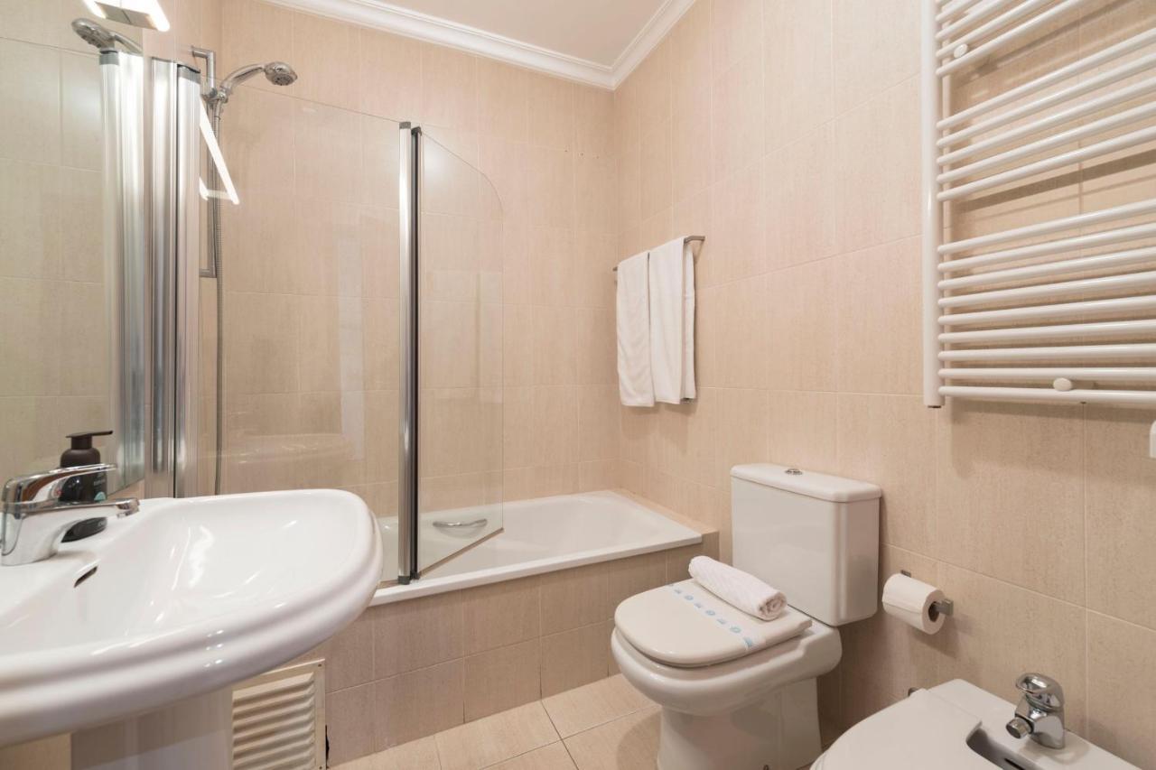 Lovelystay - Charm Beach Apartment By Metro Station Matosinhos  Bagian luar foto
