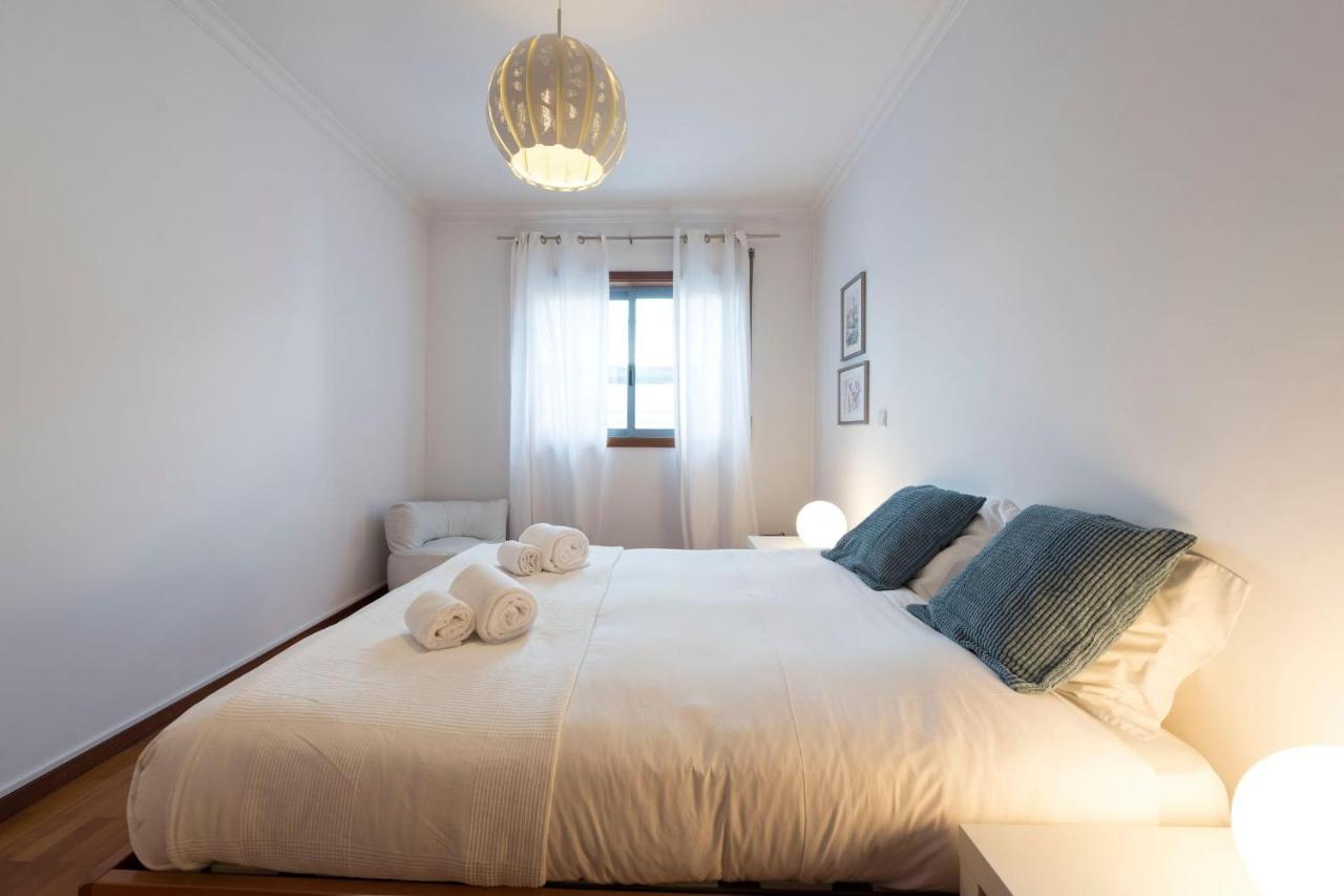 Lovelystay - Charm Beach Apartment By Metro Station Matosinhos  Bagian luar foto