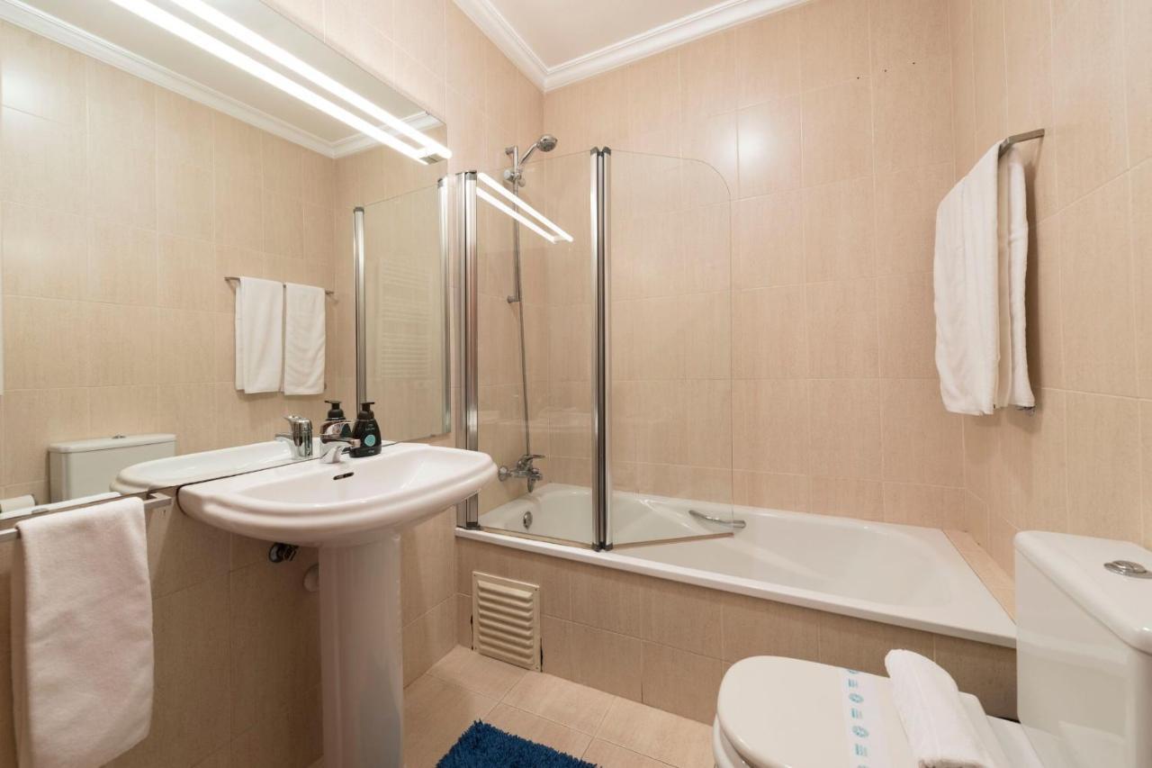 Lovelystay - Charm Beach Apartment By Metro Station Matosinhos  Bagian luar foto